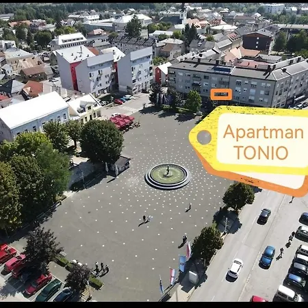 Apartment Tonio - Right On The Main Square Gospic Exterior photo
